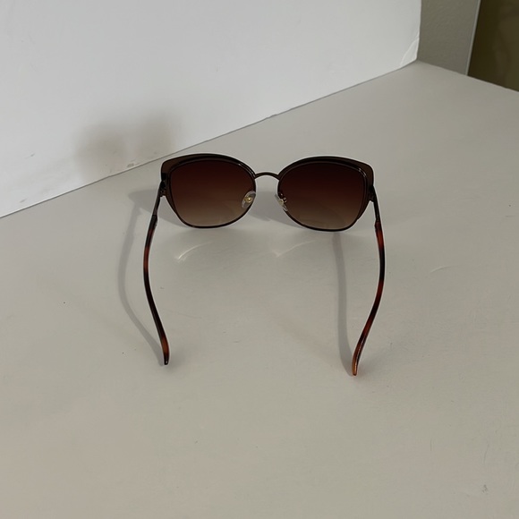 DANA BUCHMAN OVERSIZED TORTOISESHELL SUNGLASSES - Picture 3 of 8